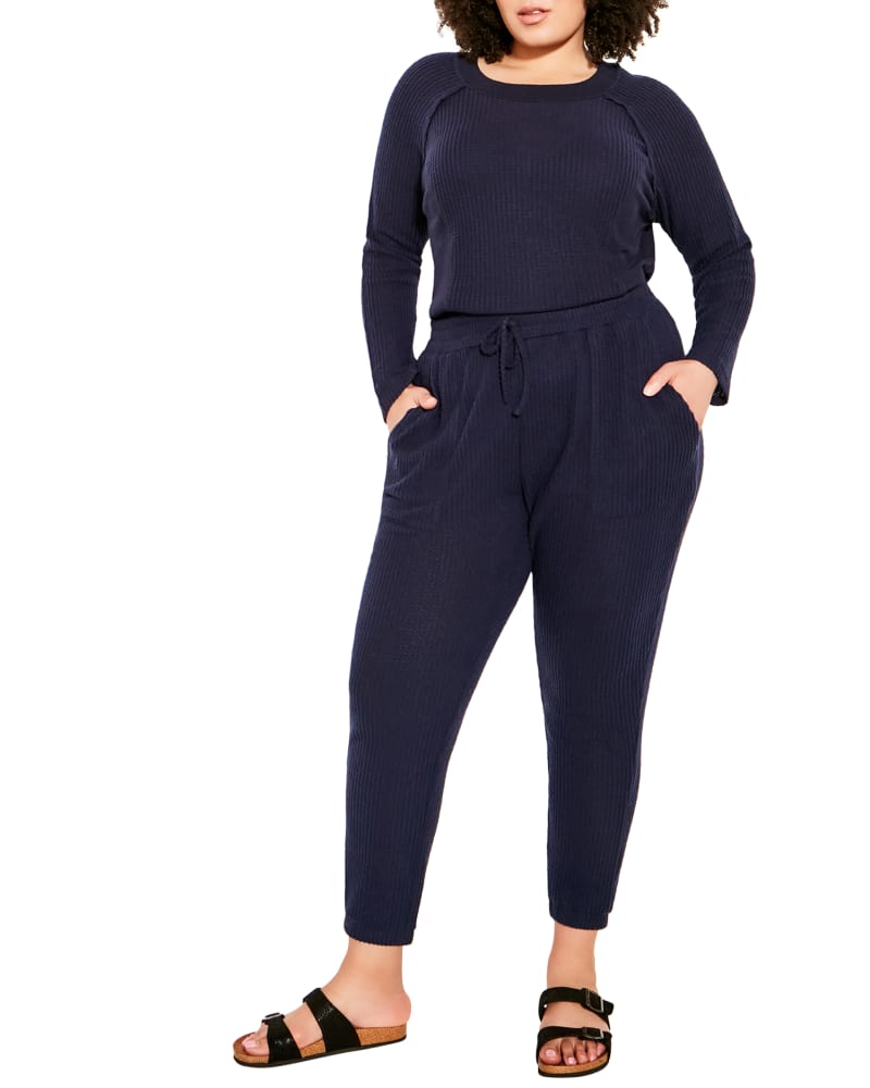 Front of a model wearing a size 14 Freya Textured Jogger in Deep Navy by Zim & Zoe. | dia_product_style_image_id:234432